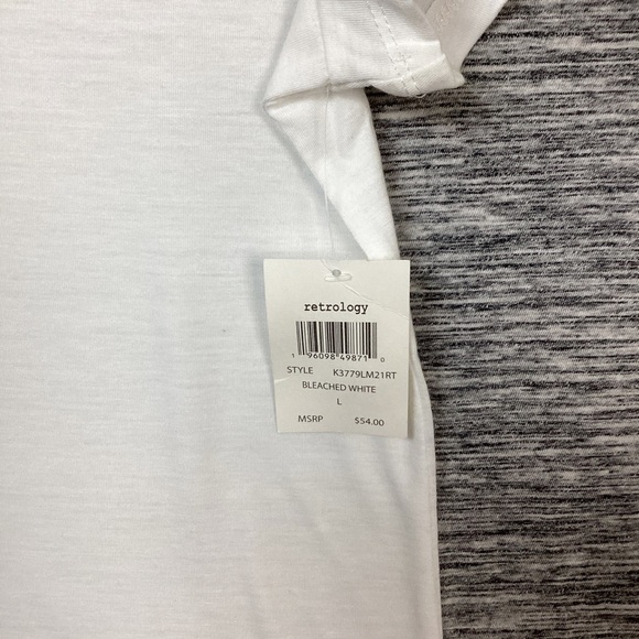 Retrology Women’s White Round Neck Short Sleeves Shirt with Heels Print L’AMOUR - Picture 4 of 5